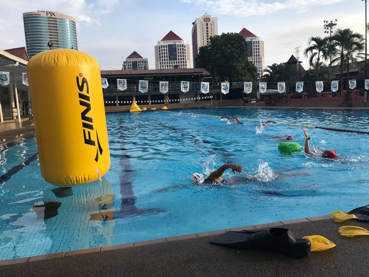 FINIS® Cylindrical Inflatable Buoy | 1.5m Open Water Race Markers