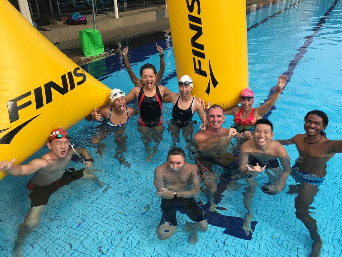 FINIS® Cylindrical Inflatable Buoy | 1.5m Open Water Race Markers